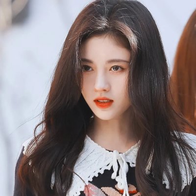 眼里余光都是你